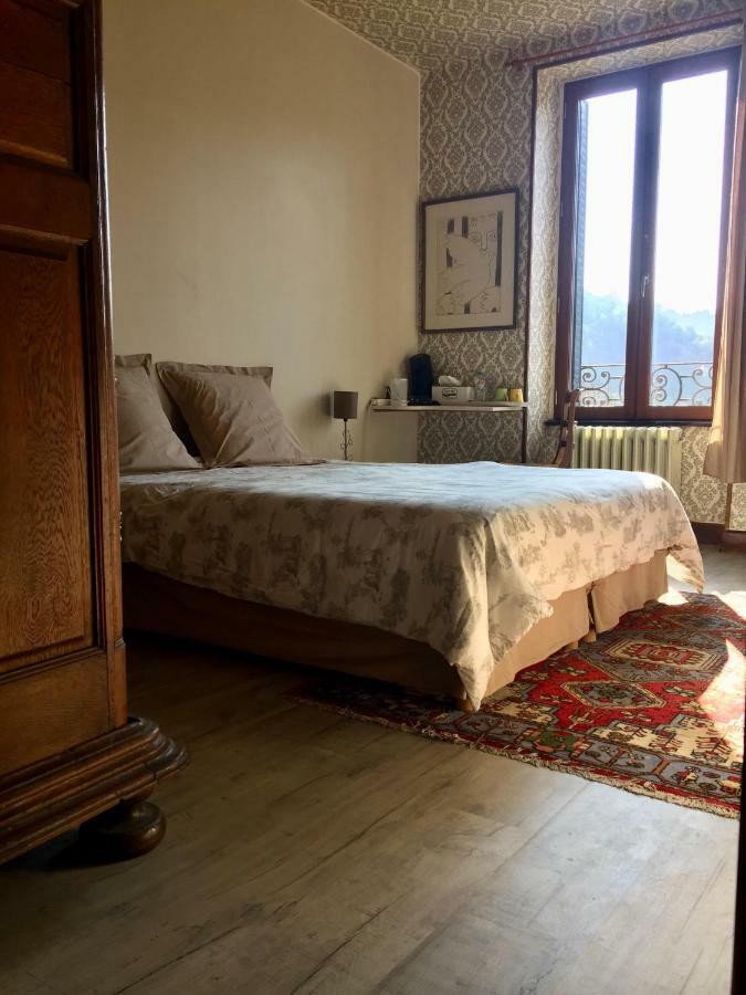 Aux Berges Du Coubisou Bed and Breakfast Exteriör bild
